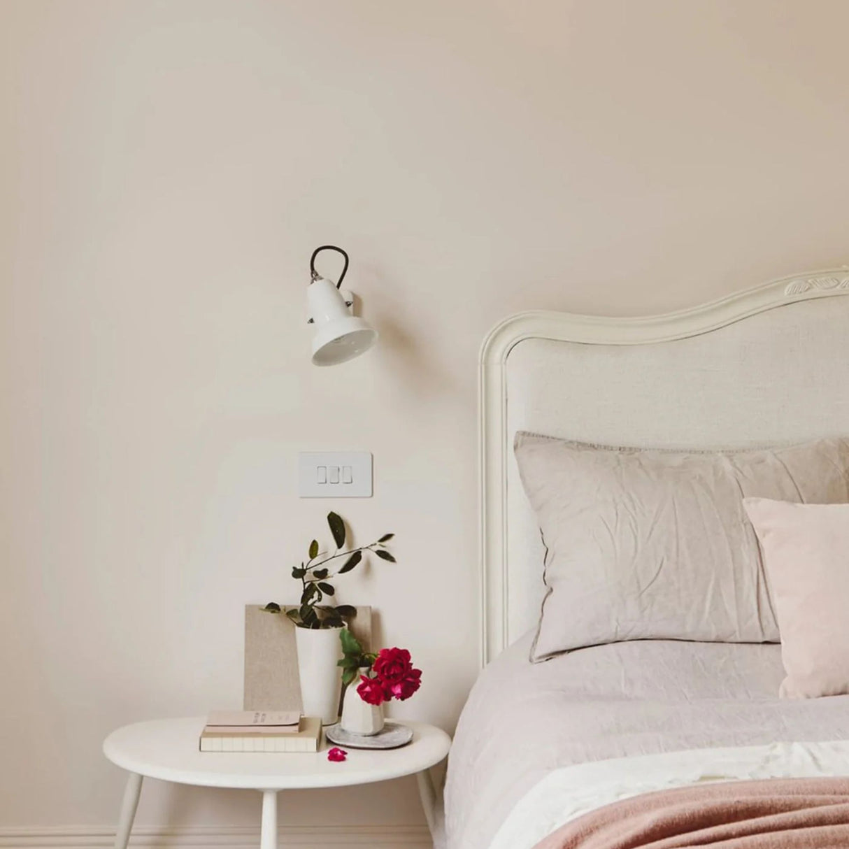 Mylands Kensington Rose No.22 Paint