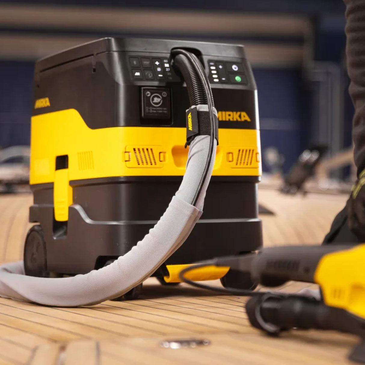 Mirka DEXOS 1217M 110V AFC Dust Extractor with 4m Hose