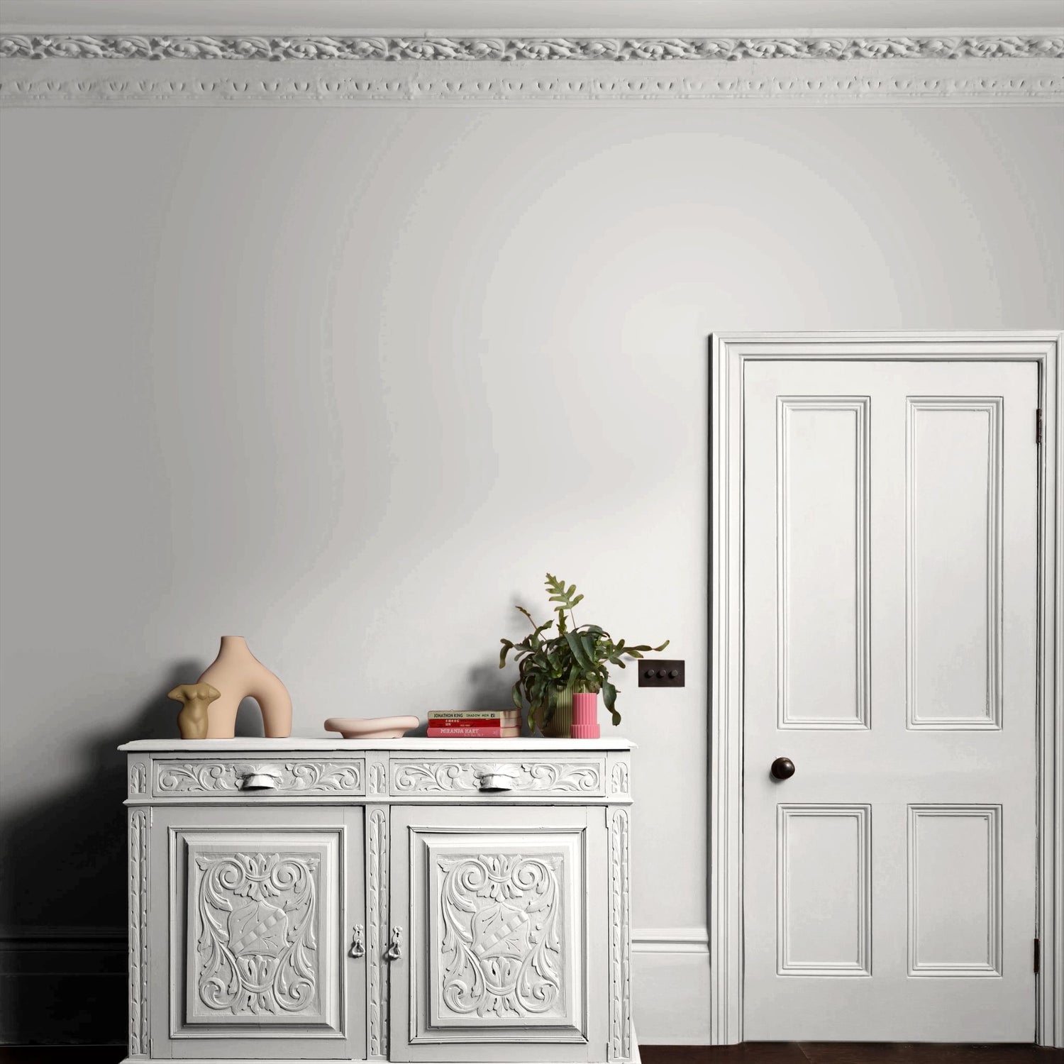 Ronseal One Coat Everywhere Paint Winter Sky Lifestyle Shot