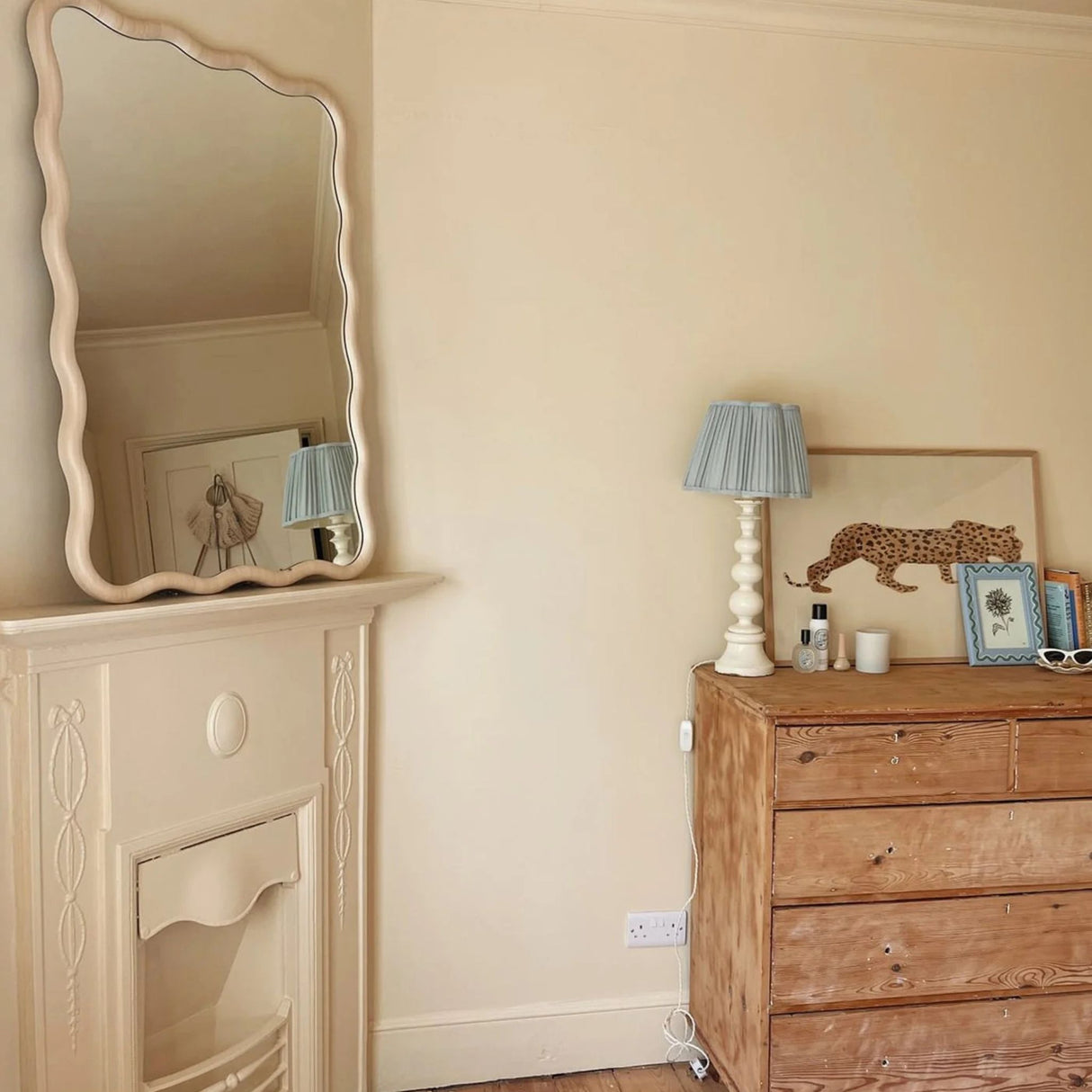 Mylands Walbrook No.142 Paint