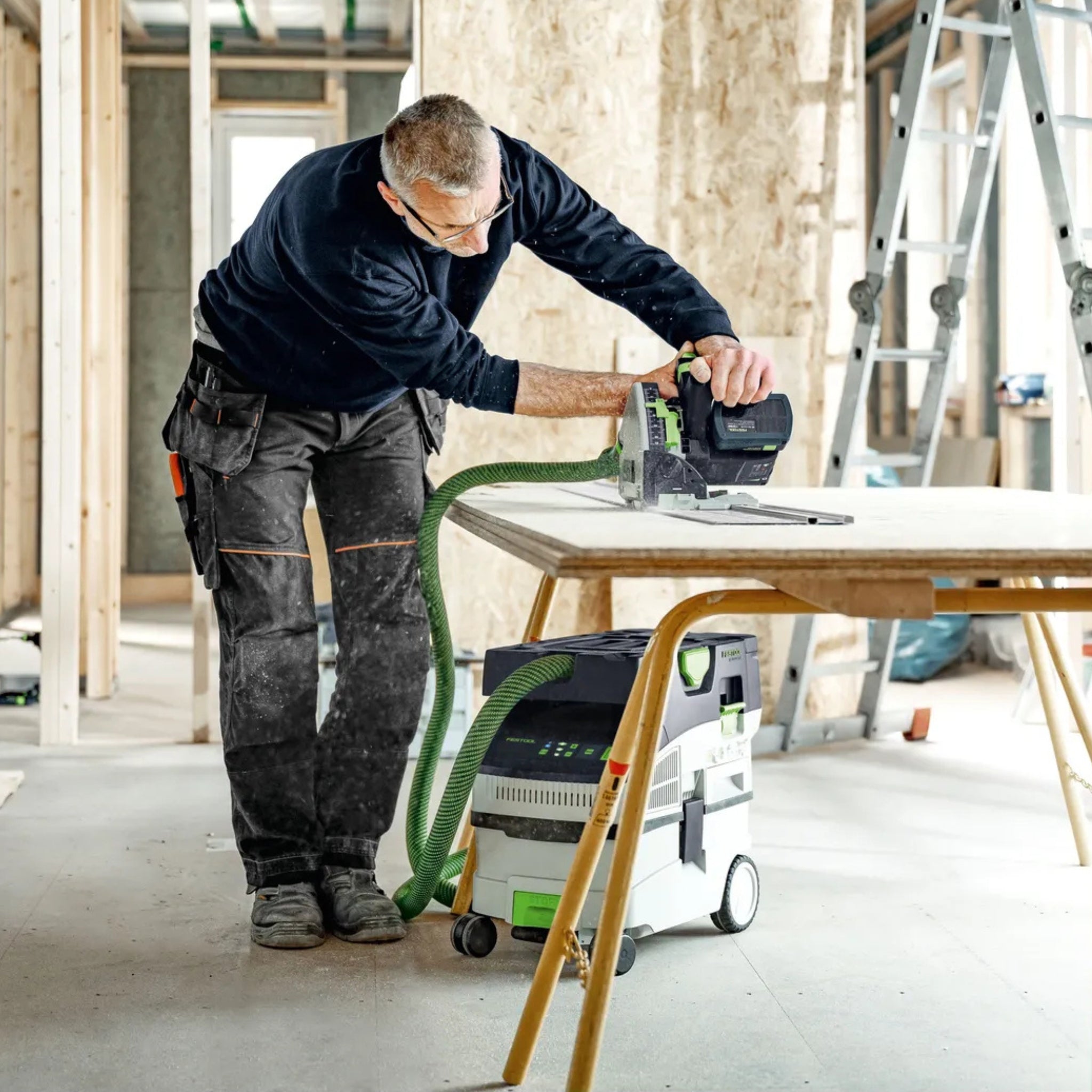 Festool CTMC MIDI I Basic in use under workbench