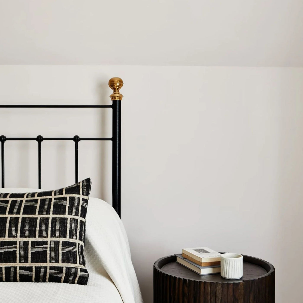 Mylands Holbein Chamber No.07 Paint