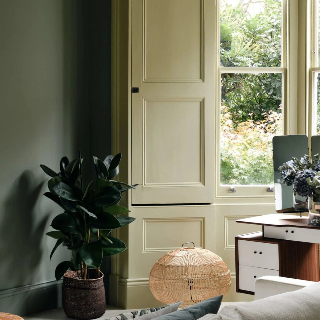 Mylands London Plane No.200 Paint