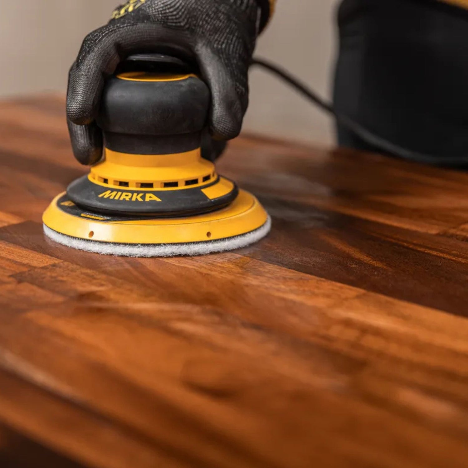 Mirka Oiling Discs 150mm in use on DEROS II