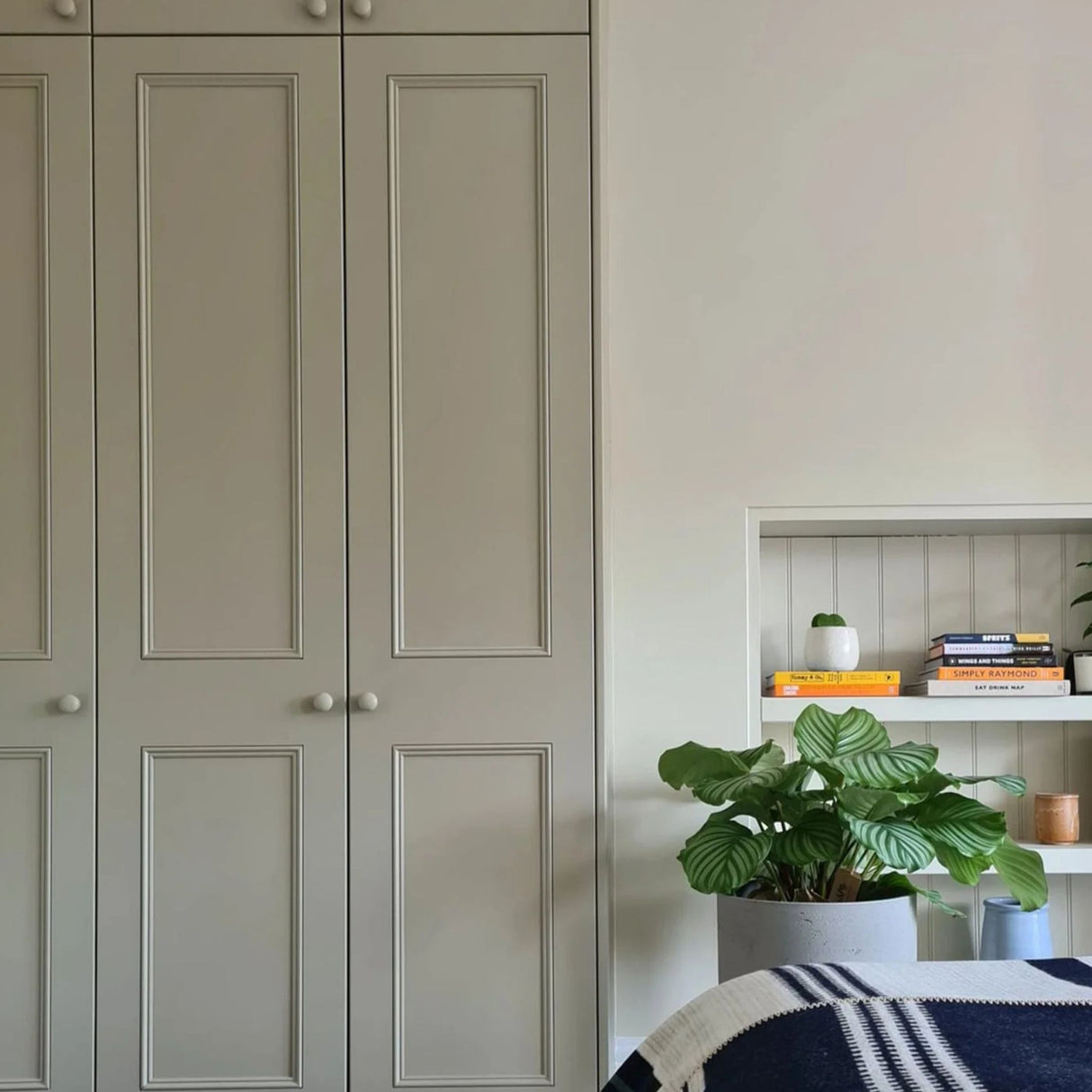 Mylands Paving Stone No.61 Paint