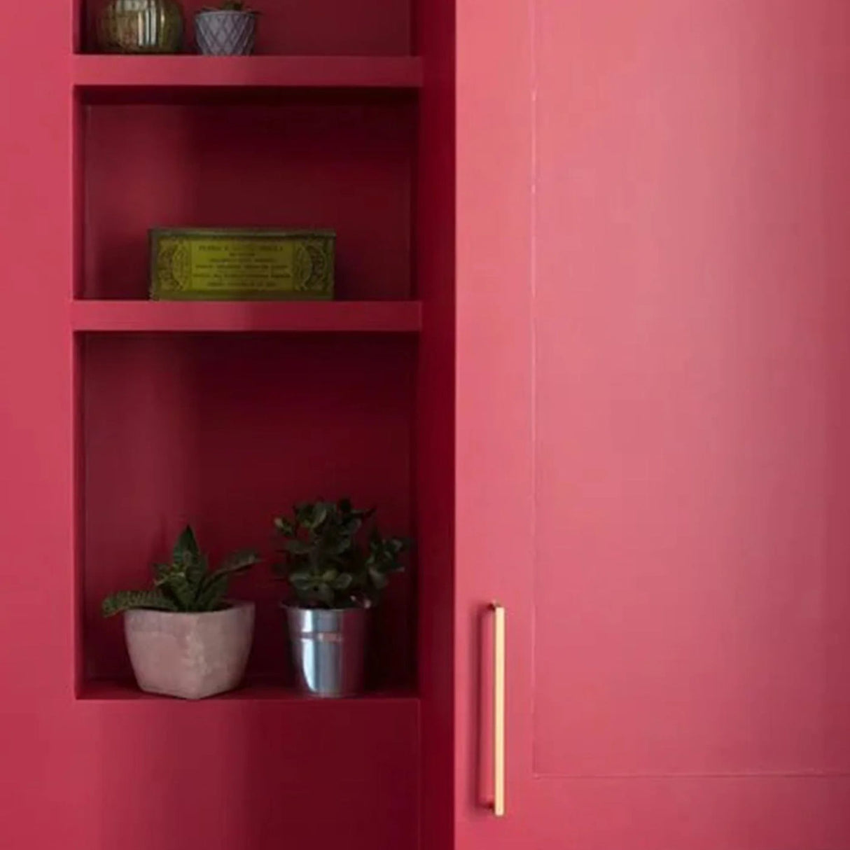 Mylands Theatre Land No.282 Paint